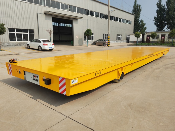 載重30噸無軌電動平車（臺面長12米、寬3米）
